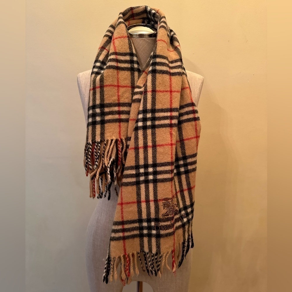 BURBERRY classic plaid wool scarf